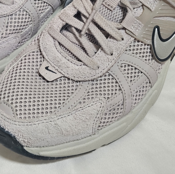 NIKE V2K RUN 'PLATINUM VIOLET' Sz 8.5 - Picture 9 of 12